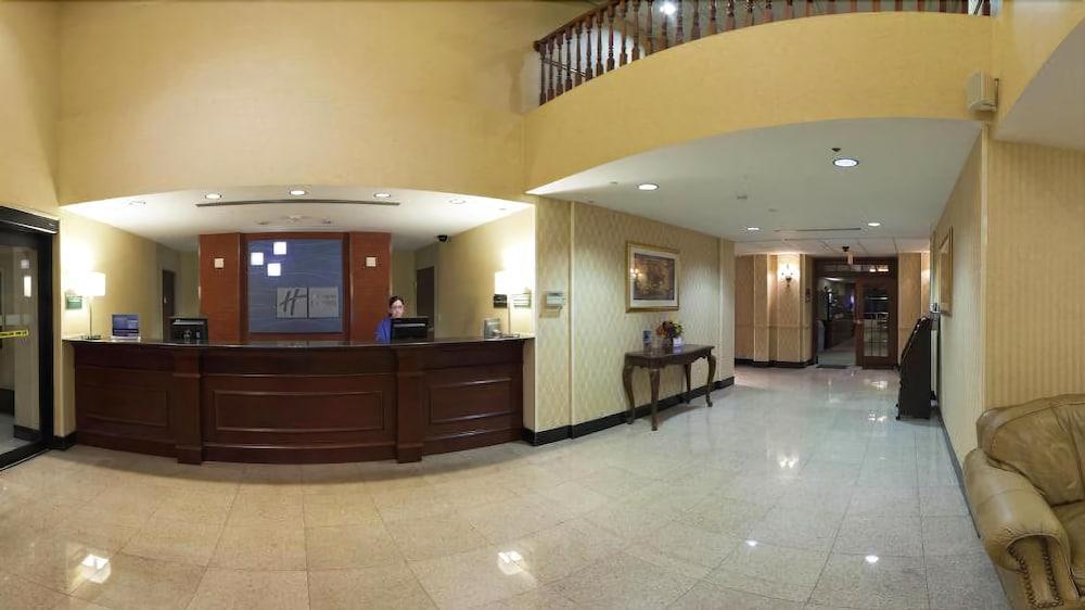 Holiday Inn Express Hotel & Suites-North East By Ihg Exterior photo
