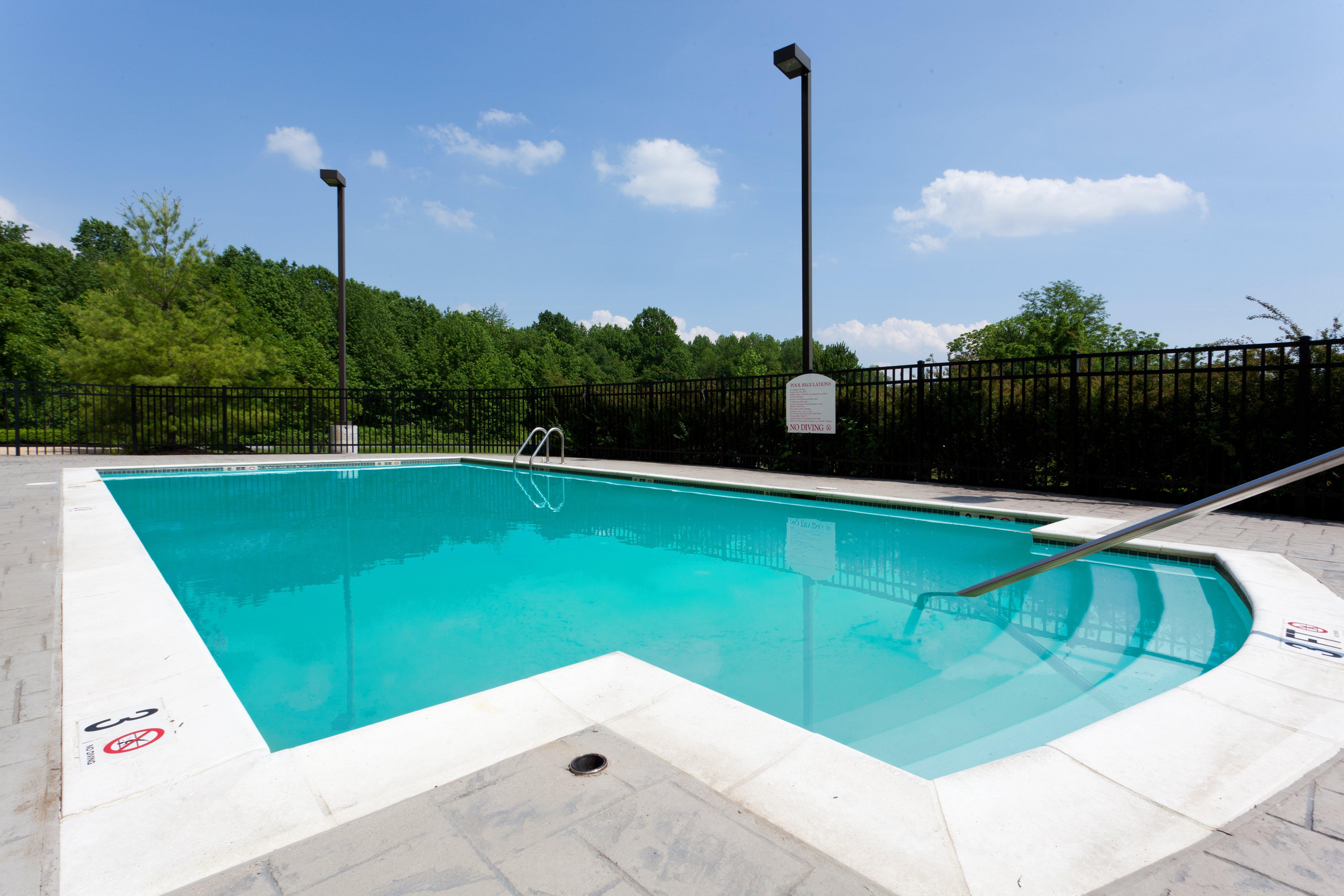 Holiday Inn Express Hotel & Suites-North East By Ihg Exterior photo