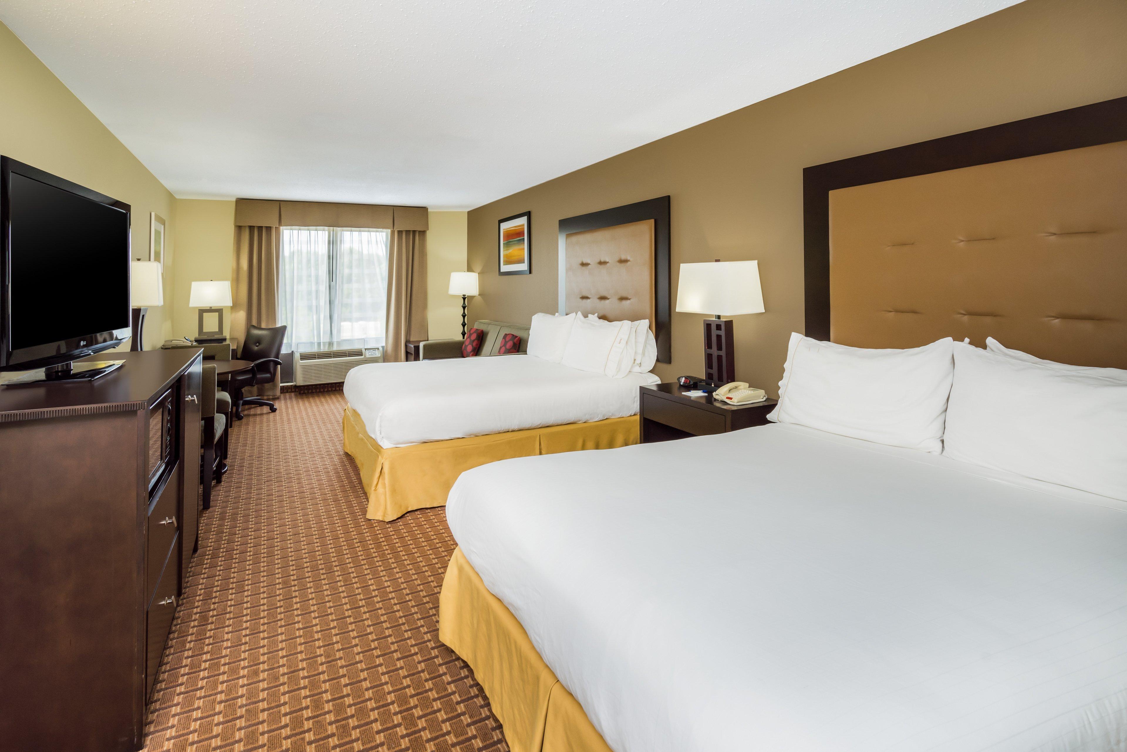 Holiday Inn Express Hotel & Suites-North East By Ihg Exterior photo