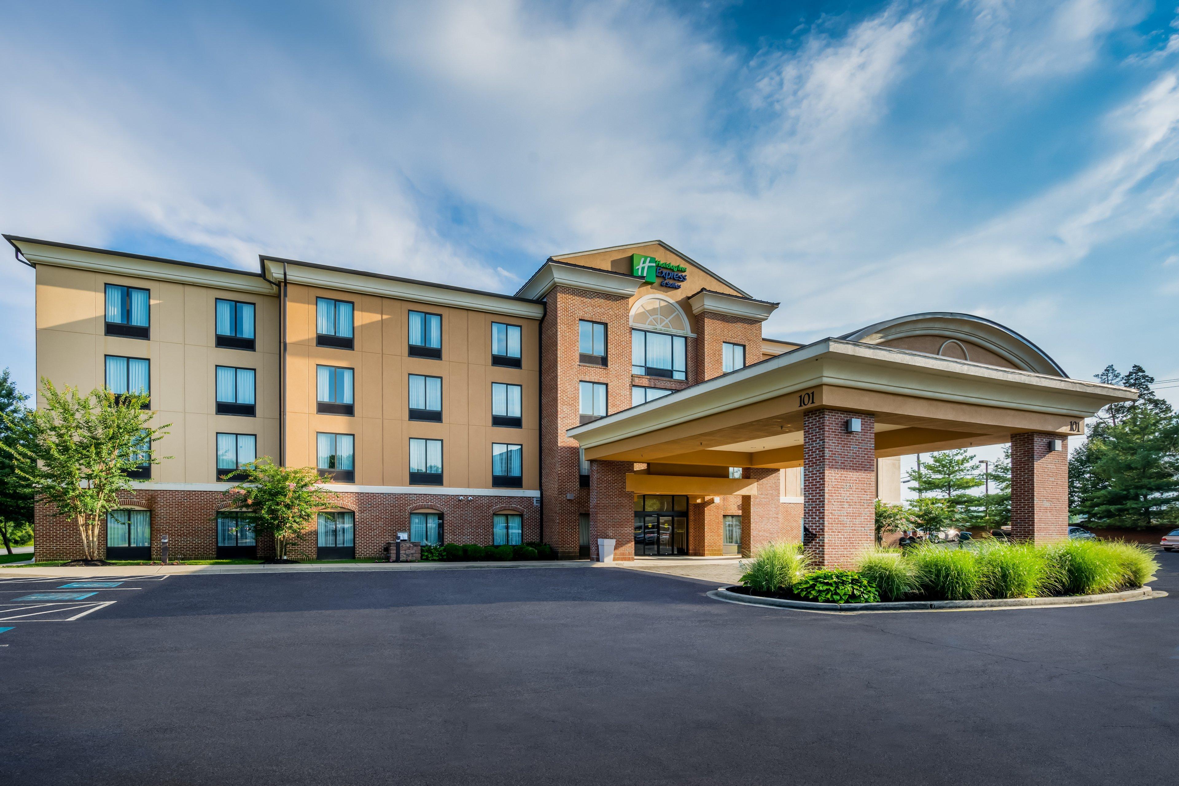 Holiday Inn Express Hotel & Suites-North East By Ihg Exterior photo