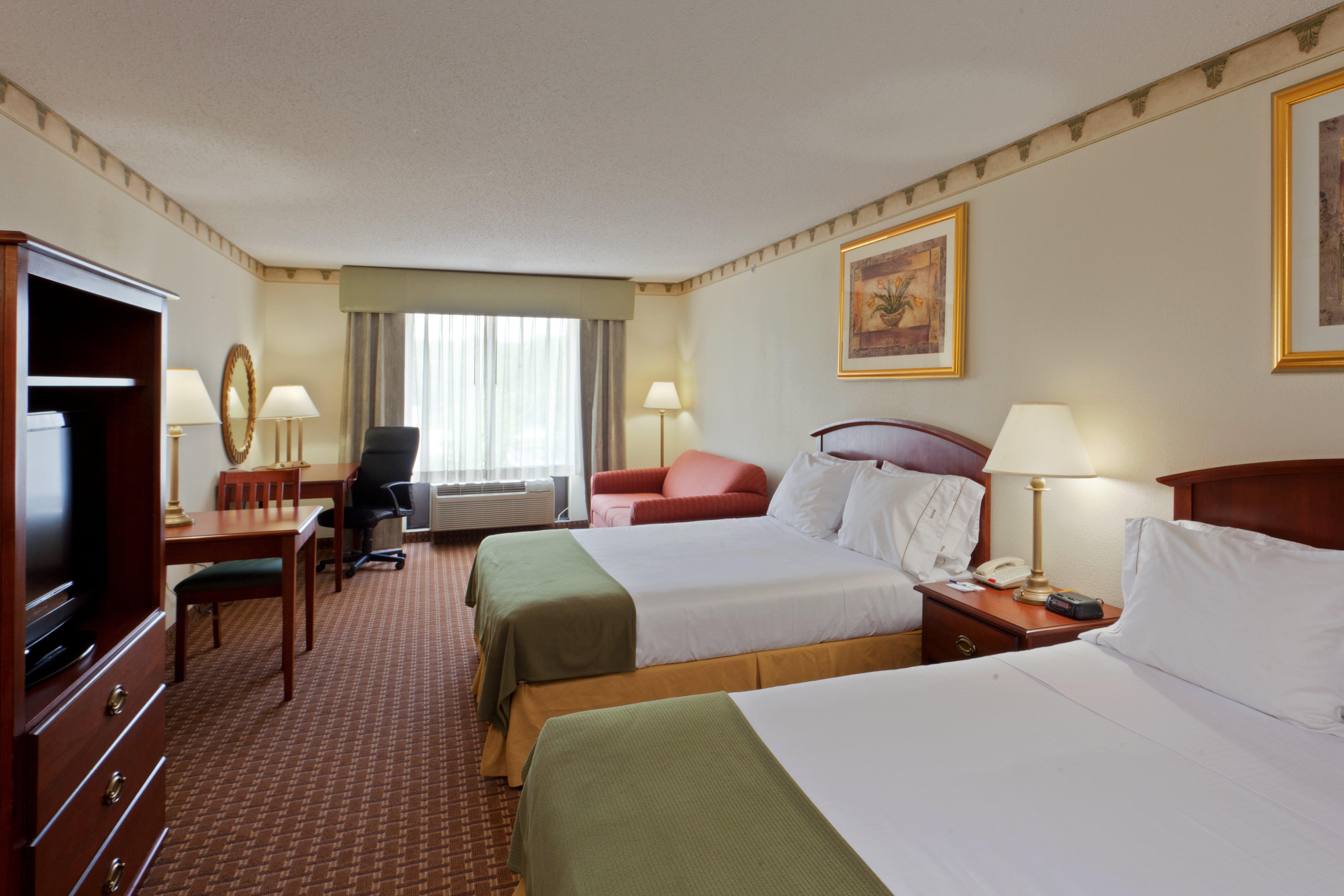 Holiday Inn Express Hotel & Suites-North East By Ihg Exterior photo