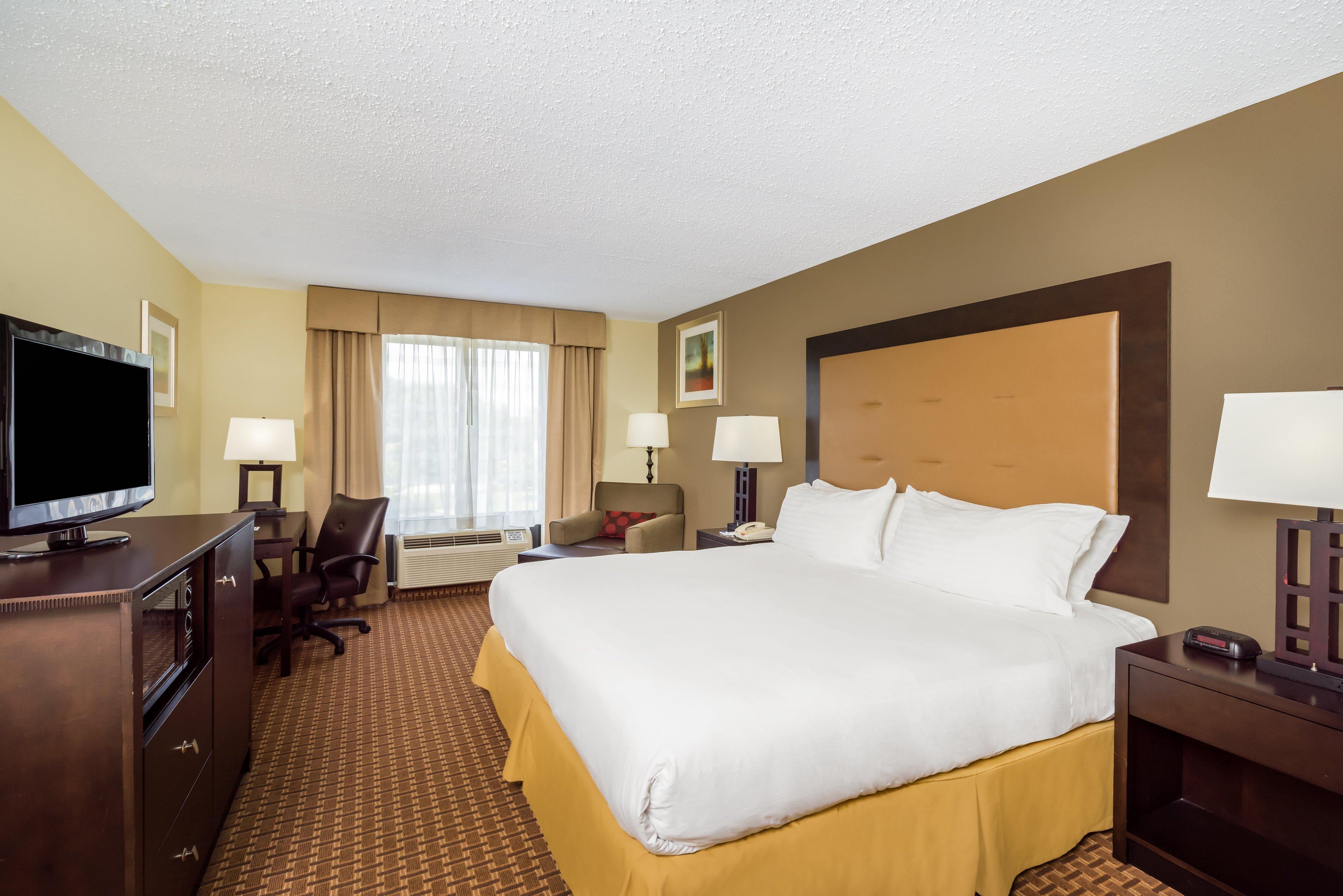 Holiday Inn Express Hotel & Suites-North East By Ihg Exterior photo