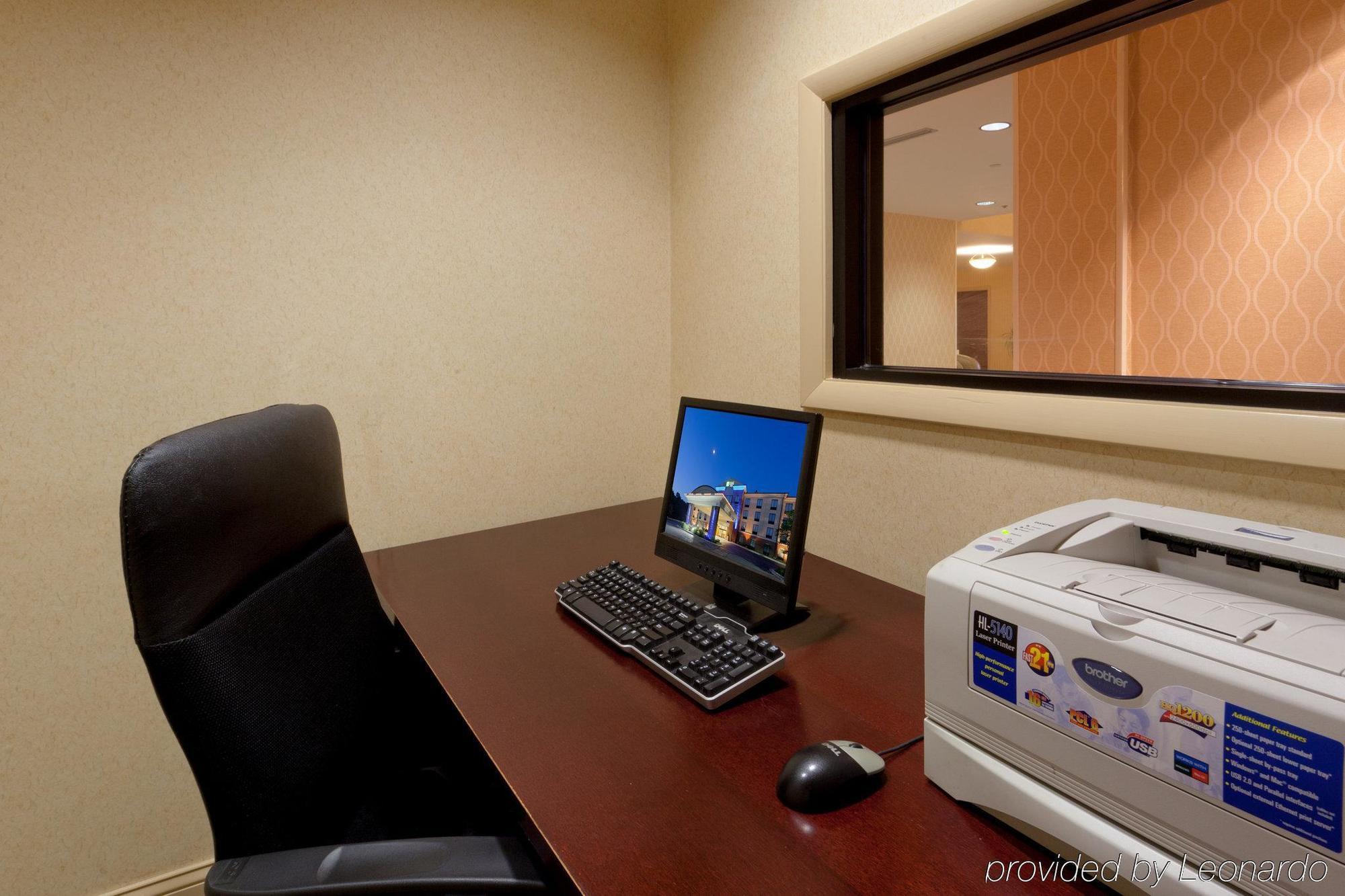 Holiday Inn Express Hotel & Suites-North East By Ihg Facilities photo