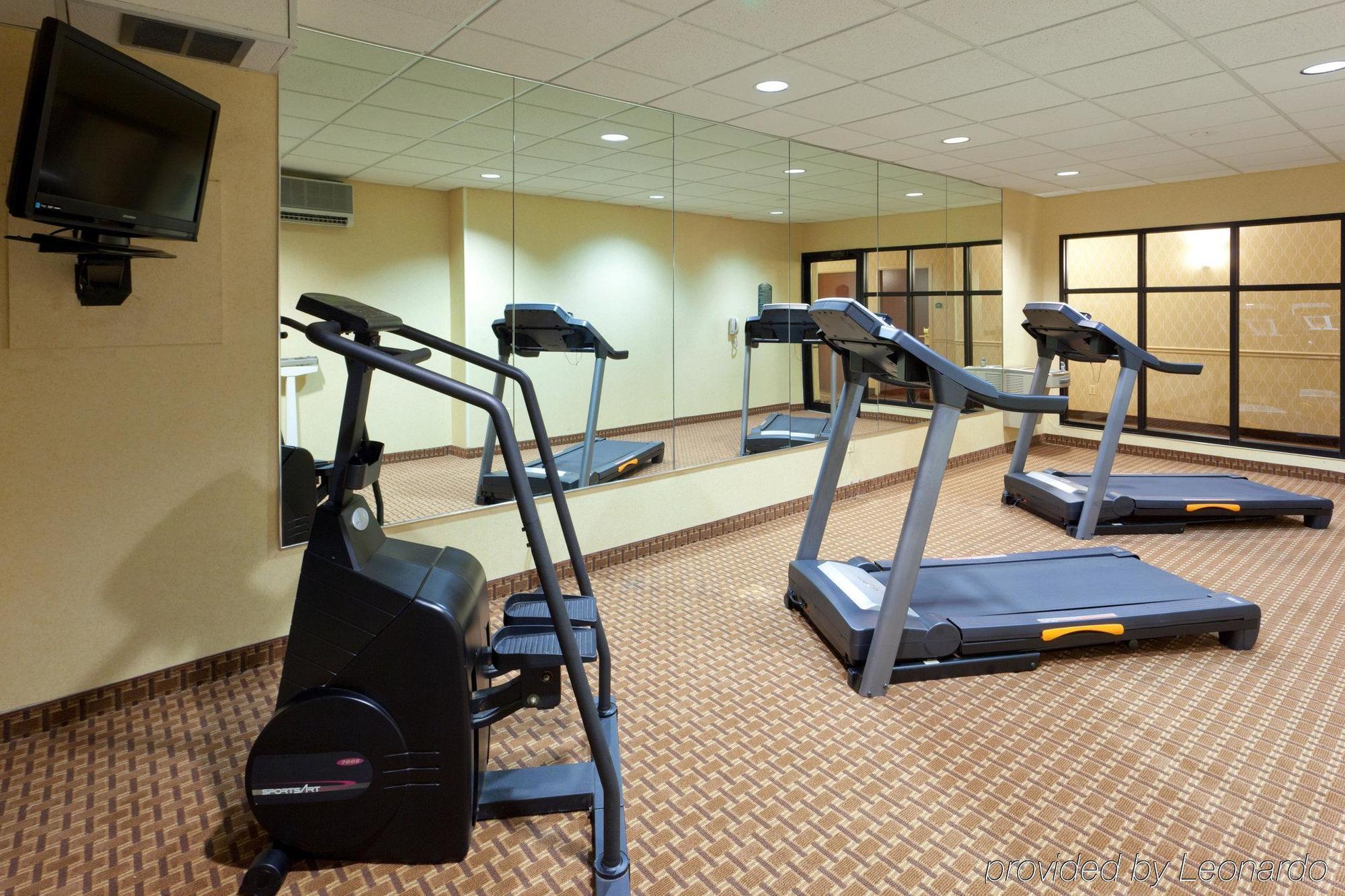 Holiday Inn Express Hotel & Suites-North East By Ihg Facilities photo