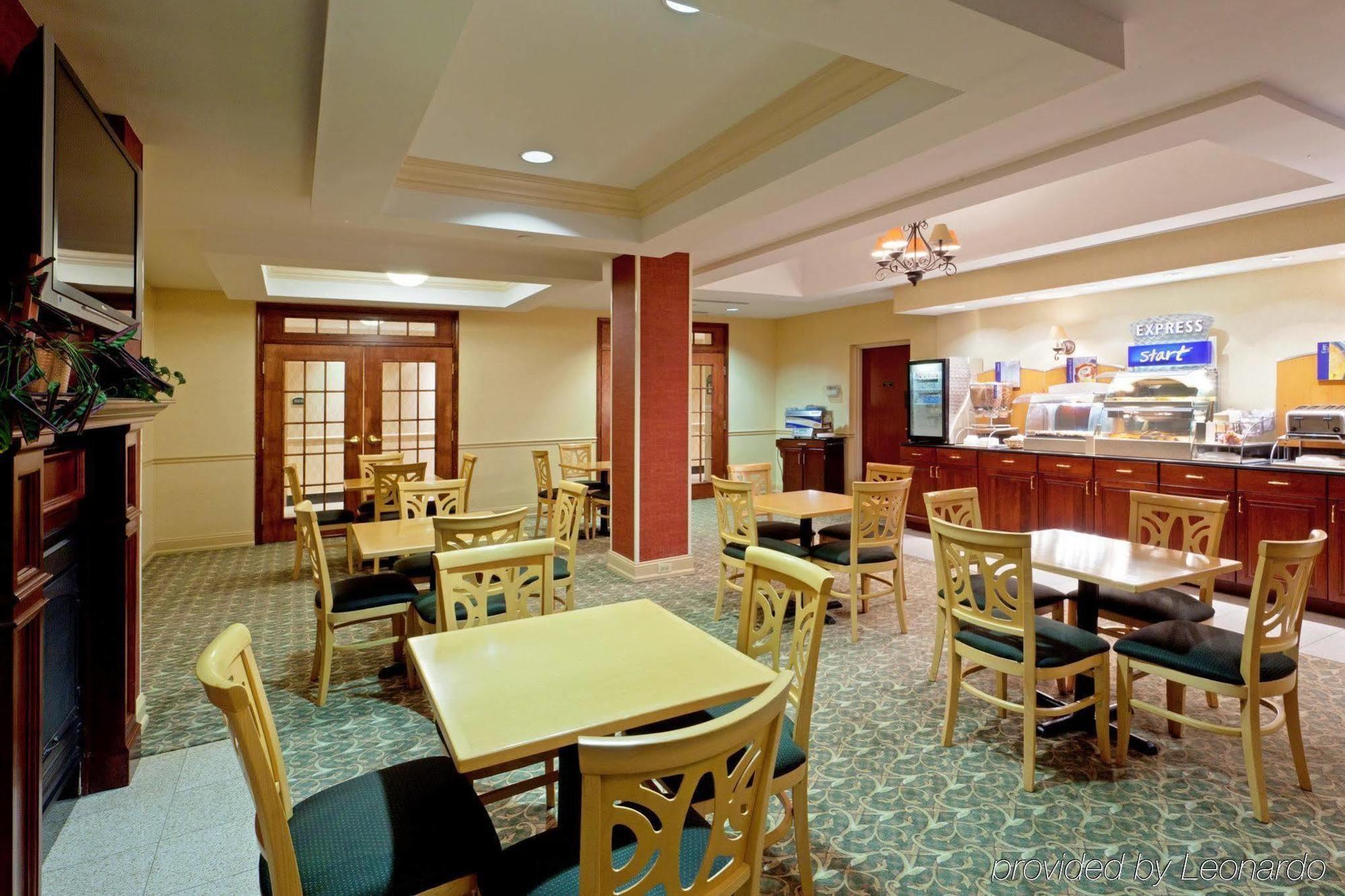 Holiday Inn Express Hotel & Suites-North East By Ihg Exterior photo