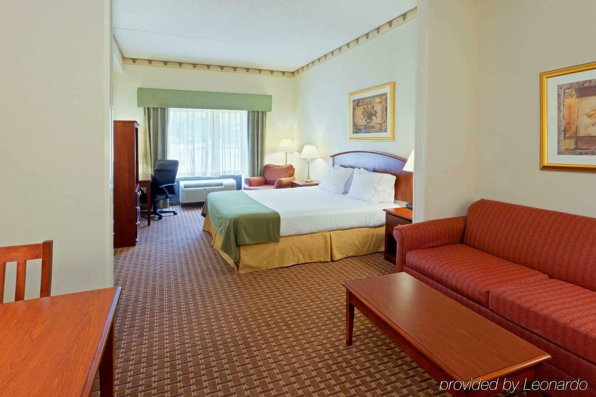 Holiday Inn Express Hotel & Suites-North East By Ihg Exterior photo