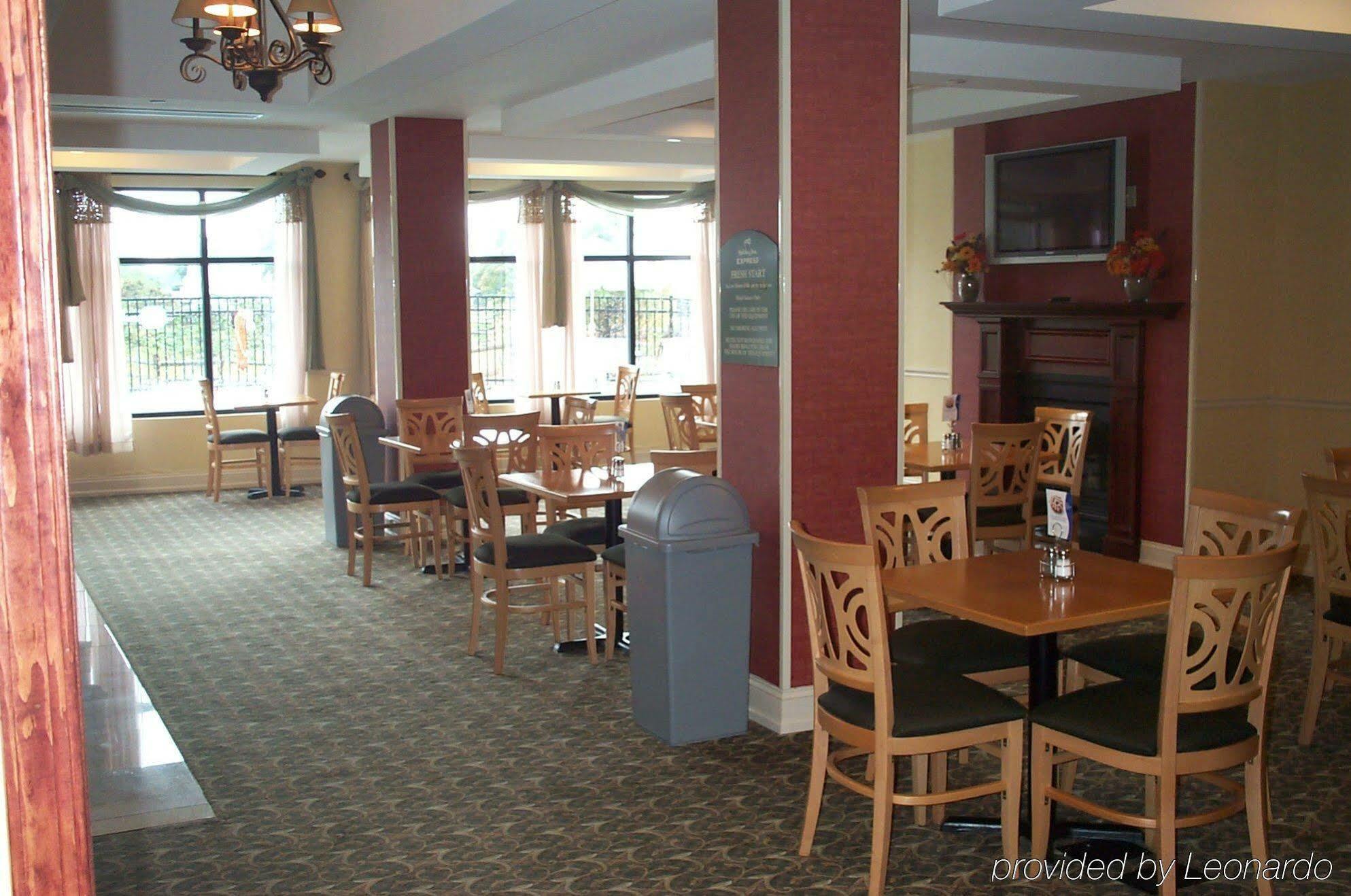 Holiday Inn Express Hotel & Suites-North East By Ihg Exterior photo